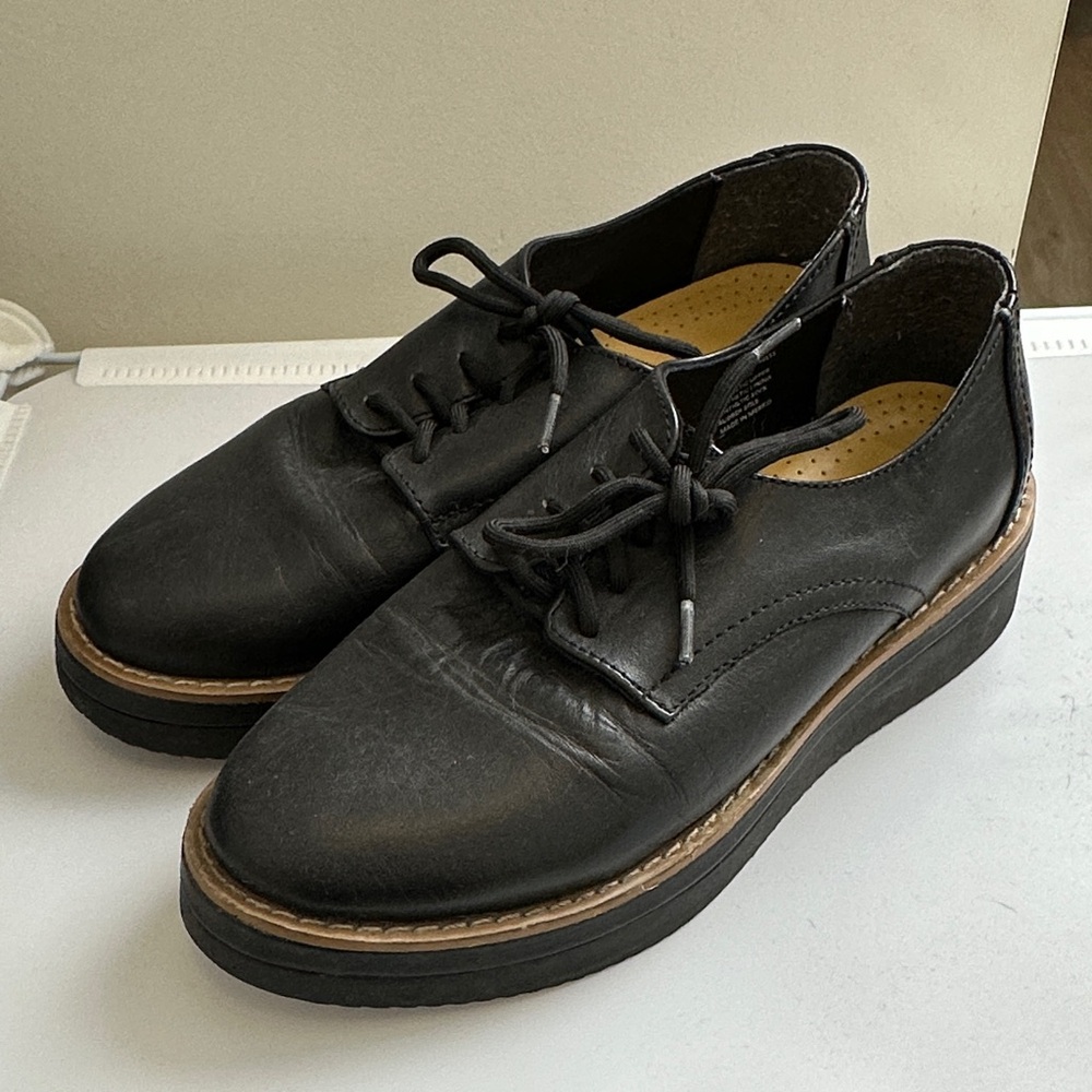 Black Leather Lace-Up Shoes